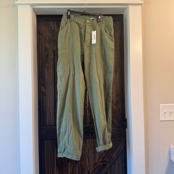 Unsubscribed Olive Green Pants - Picture 1 of 6